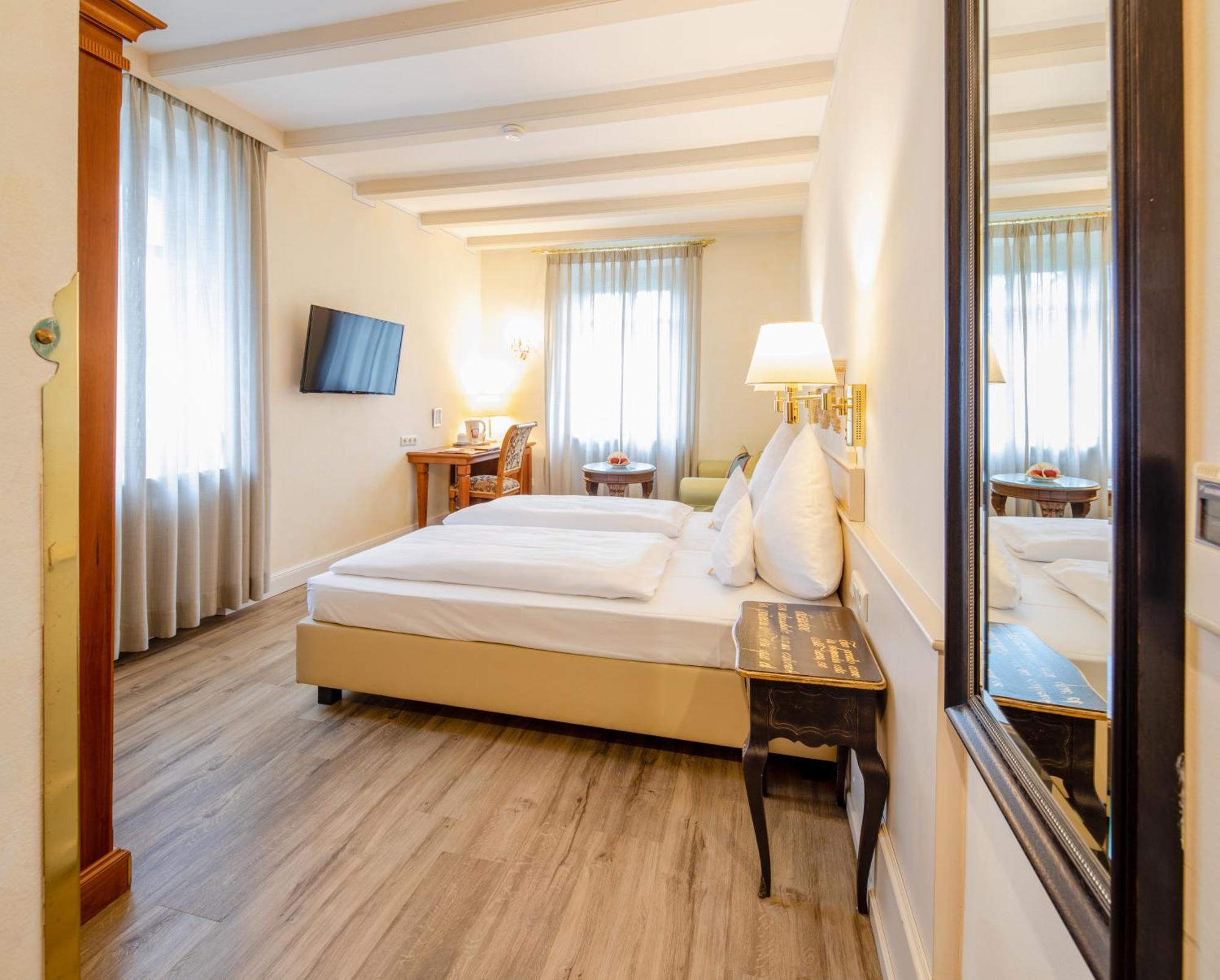 Simones Hotel Fuerstenhof Ландсхут Екстериор снимка