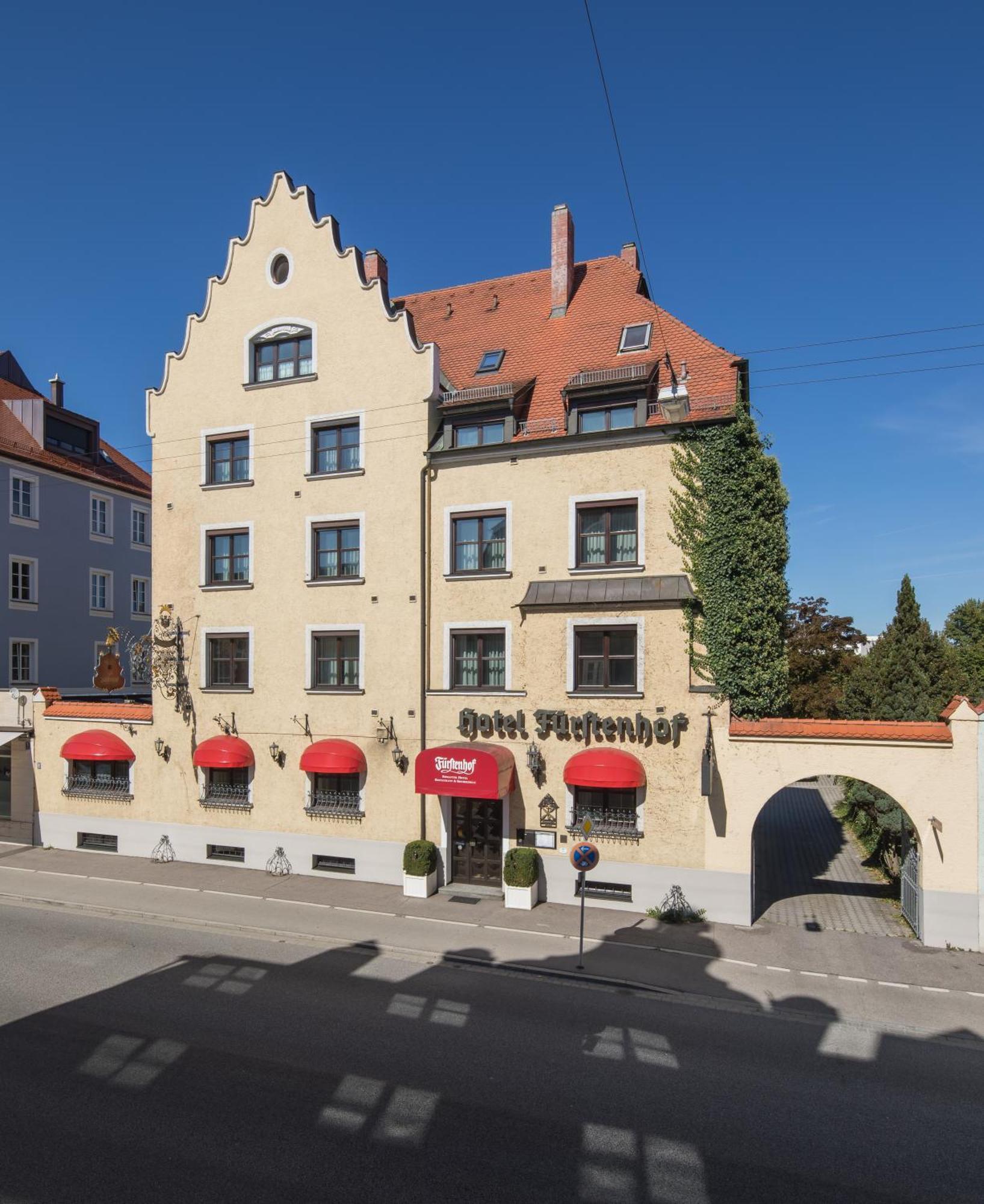 Simones Hotel Fuerstenhof Ландсхут Екстериор снимка