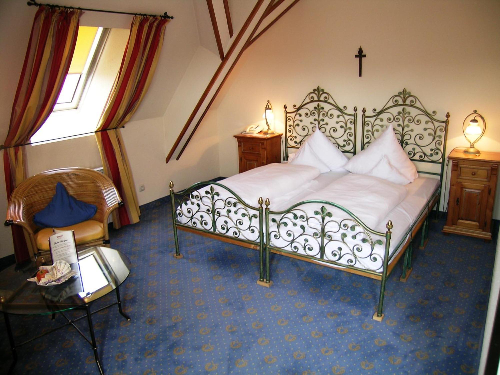 Simones Hotel Fuerstenhof Ландсхут Стая снимка