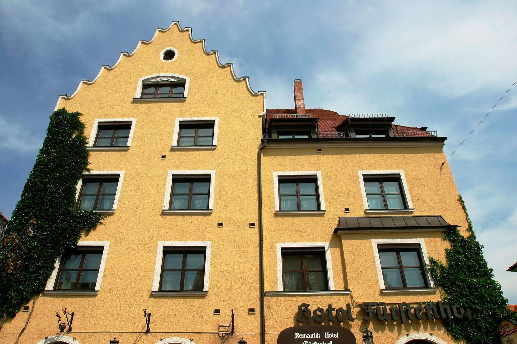 Simones Hotel Fuerstenhof Ландсхут Екстериор снимка