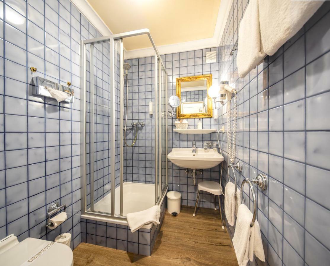 Simones Hotel Fuerstenhof Ландсхут Екстериор снимка